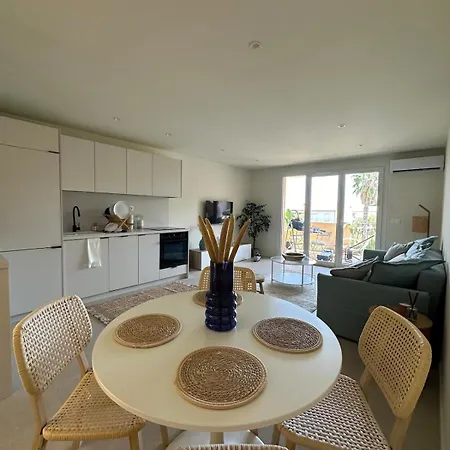 Le Bleu De Giens Йер