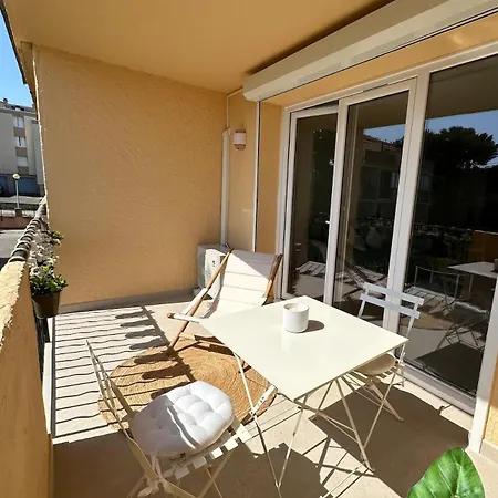 Апартаменты Le Bleu De Giens