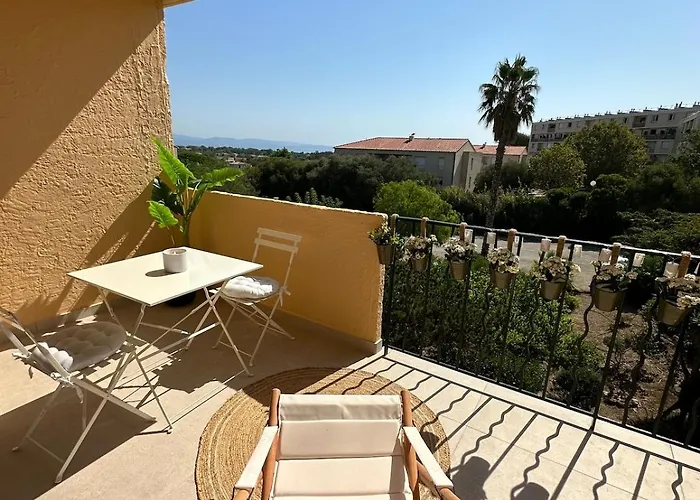 Lägenhet Le Bleu De Giens